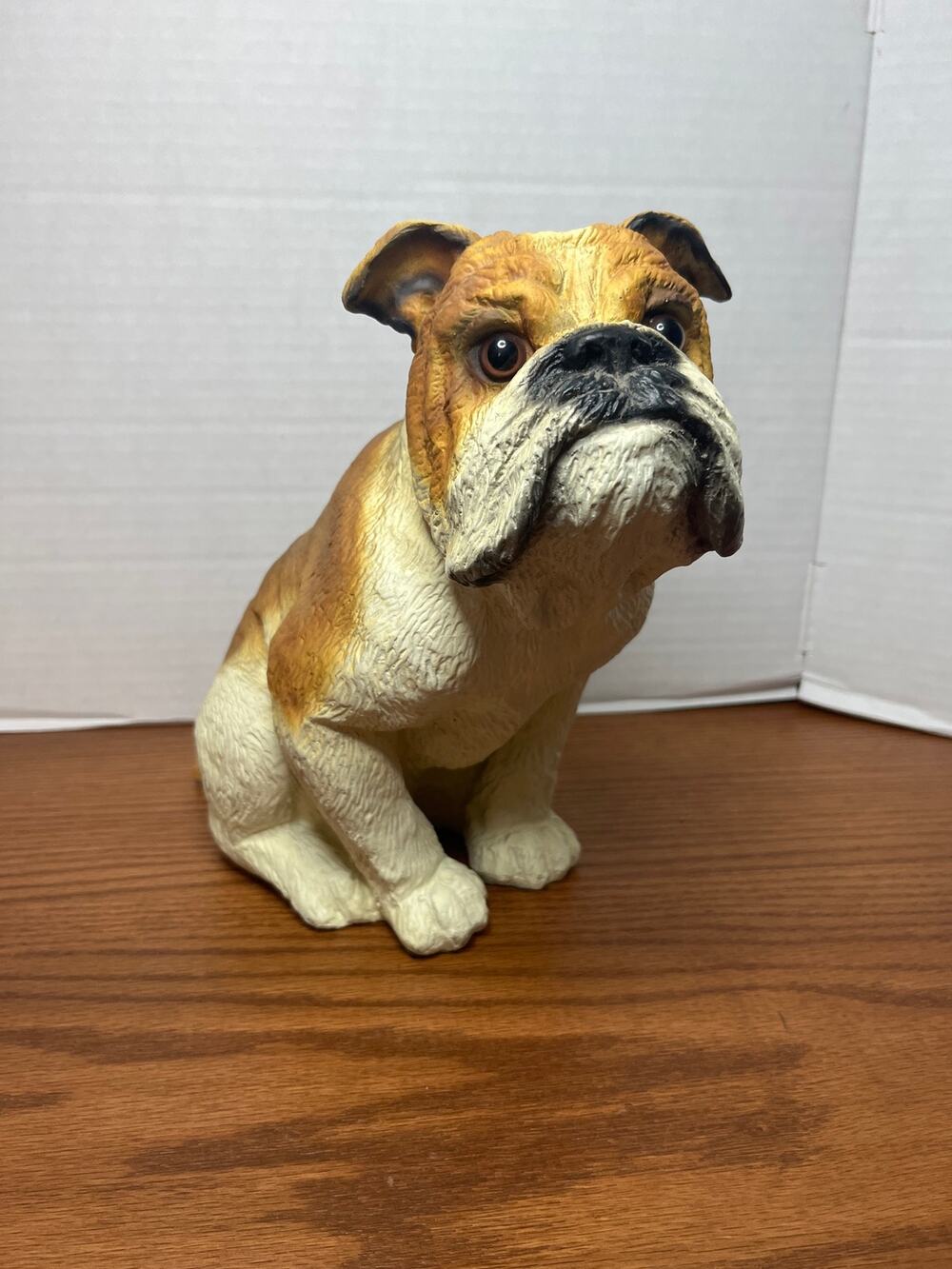 English Bulldog Dog Figurine 9.5" Resin Statue Realistic Vintage Decor